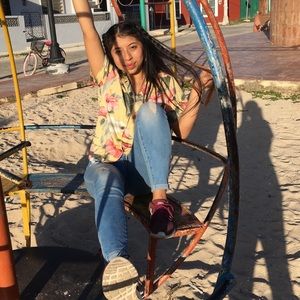 Meet your Posher, Nayeli